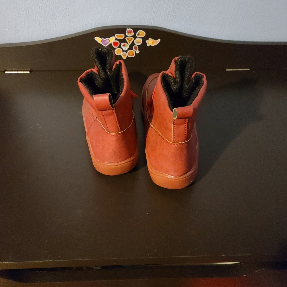 Footwear - Picture 4 of 4